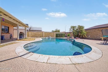 4961 El Caminito Dr, Glendale, AZ 85302