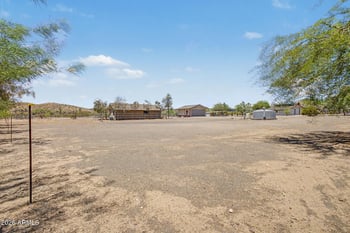 49631 27th Ave, New River, AZ 85087