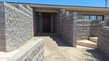 49636 15th Ave, New River, AZ 85087