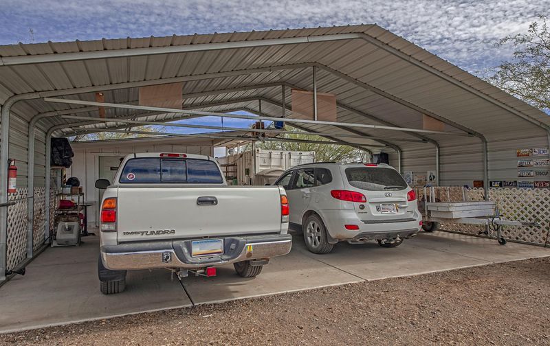 49643 N 7th Ave, New River, AZ 85087