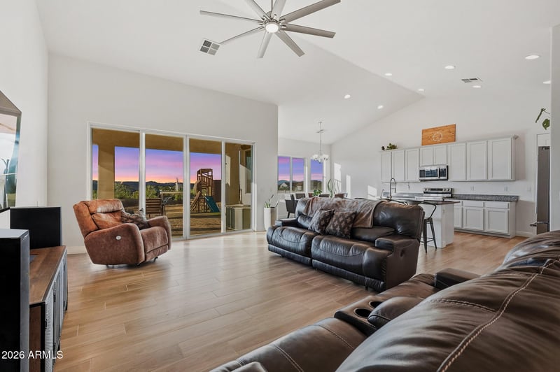 498 W Chase St, San Tan Valley, AZ 85143