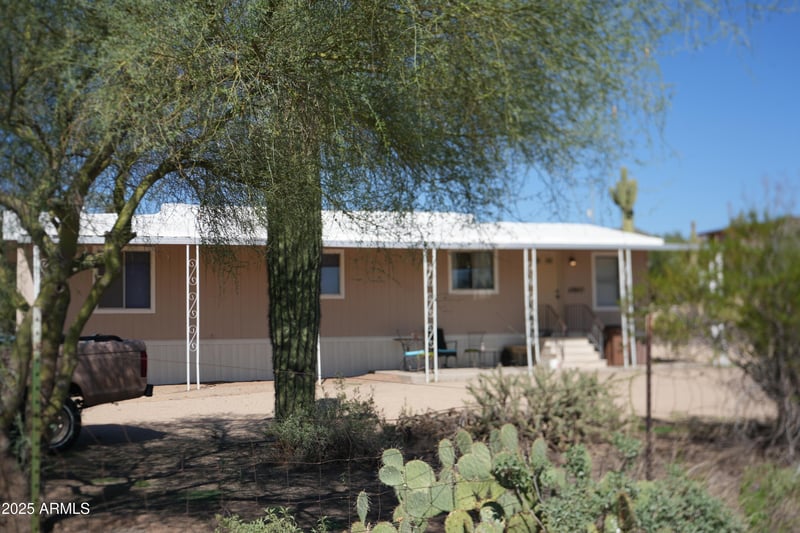 49807 27th Ave, New River, AZ 85087