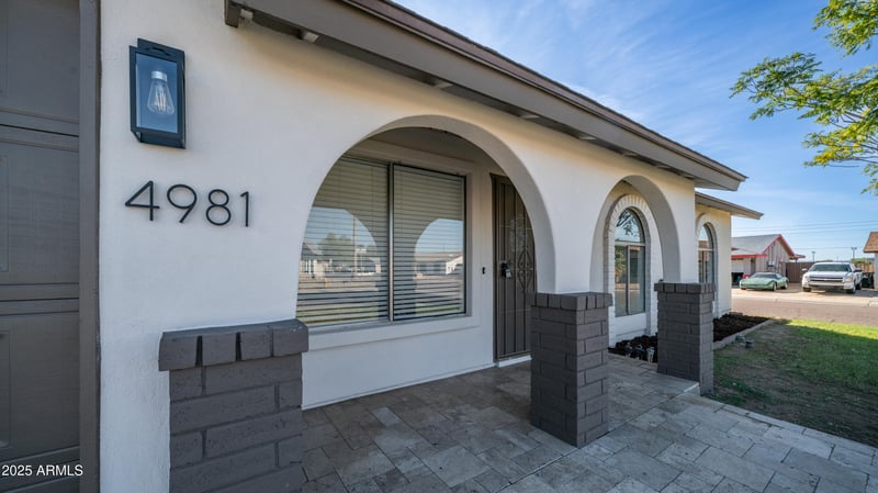 4981 Michelle Dr, Glendale, AZ 85308