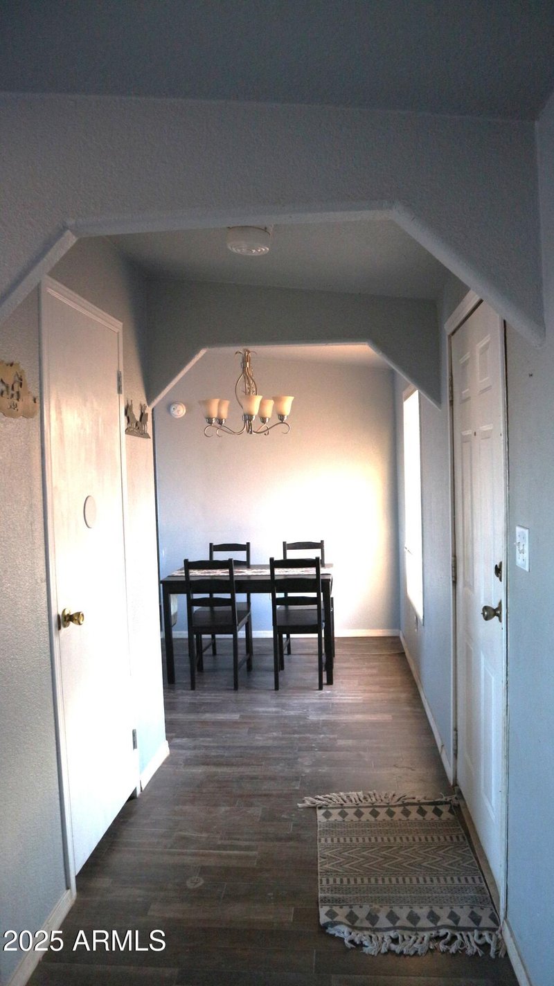 49815 Eagle View Dr, Aguila, AZ 85320