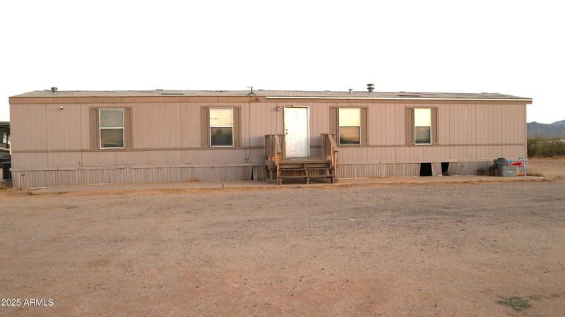 49815 Eagle View Dr, Aguila, AZ 85320