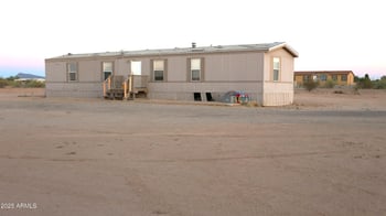 49815 Eagle View Dr, Aguila, AZ 85320