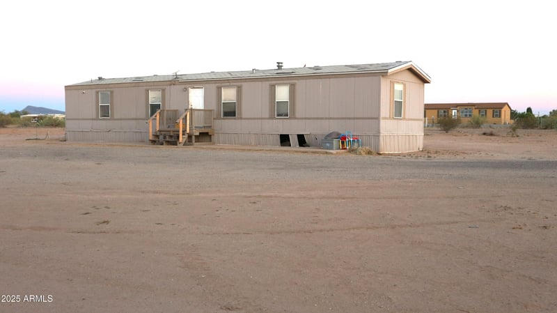 49815 Eagle View Dr, Aguila, AZ 85320