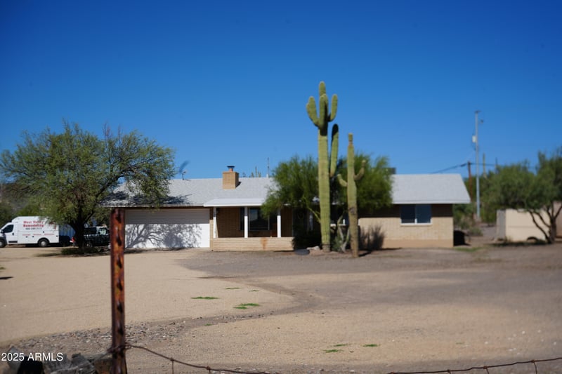 49821 27th Ave, New River, AZ 85087