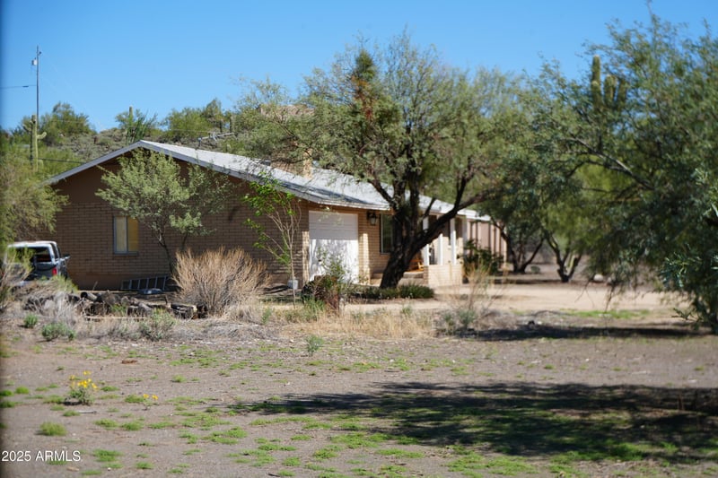 49821 27th Ave, New River, AZ 85087