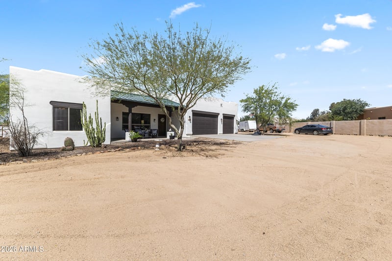 49826 N 21st Dr, New River, AZ 85087