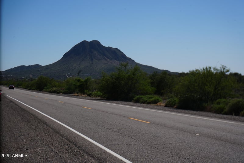 49911 27th Ave, New River, AZ 85087