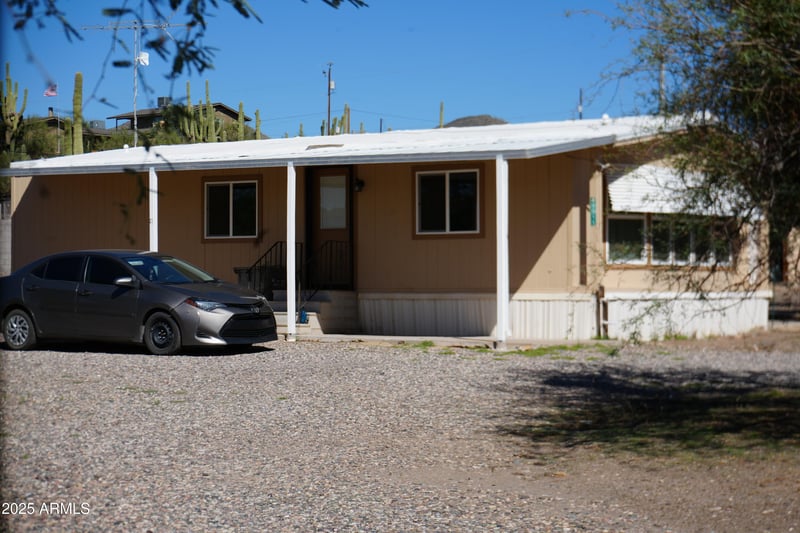 49911 27th Ave, New River, AZ 85087