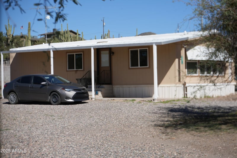 49911 27th Ave, New River, AZ 85087