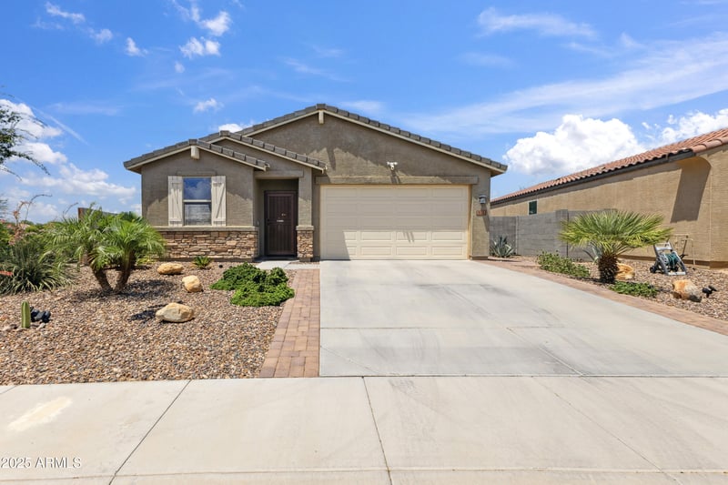 500 Nikita Dr, San Tan Valley, AZ 85140