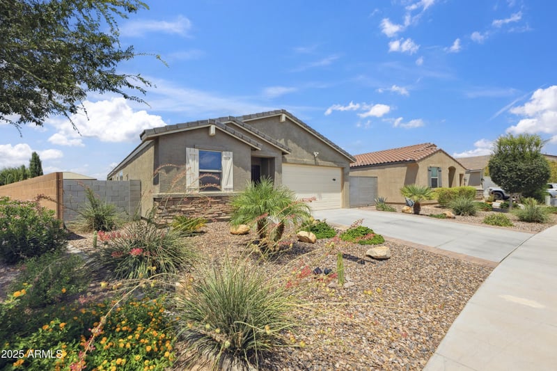 500 Nikita Dr, San Tan Valley, AZ 85140