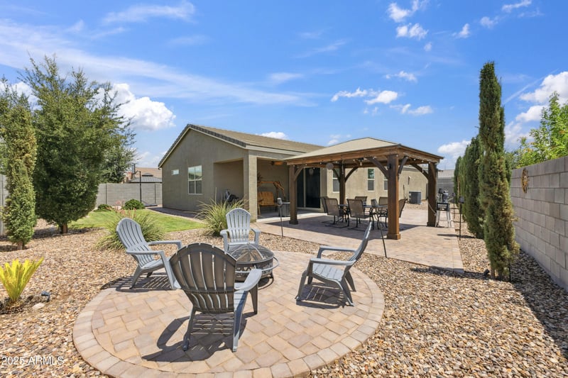 500 Nikita Dr, San Tan Valley, AZ 85140