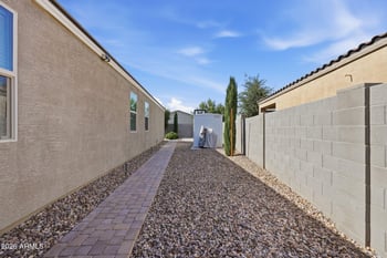500 Nikita Dr, San Tan Valley, AZ 85140