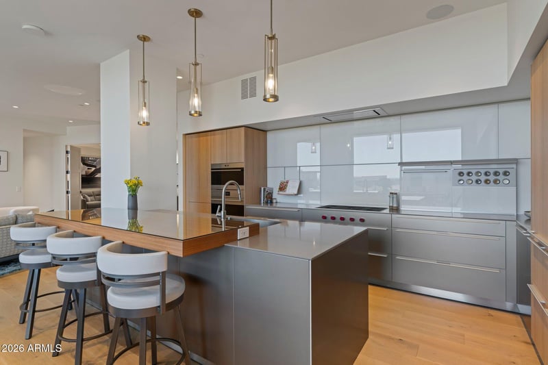 5000 Camelback Ridge Dr #208, Scottsdale, AZ 85251