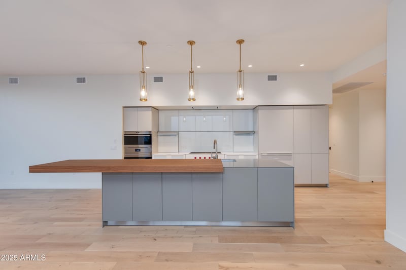 5000 Camelback Ridge Dr #301, Scottsdale, AZ 85251