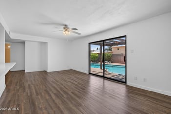 5001 Frier Dr, Glendale, AZ 85301