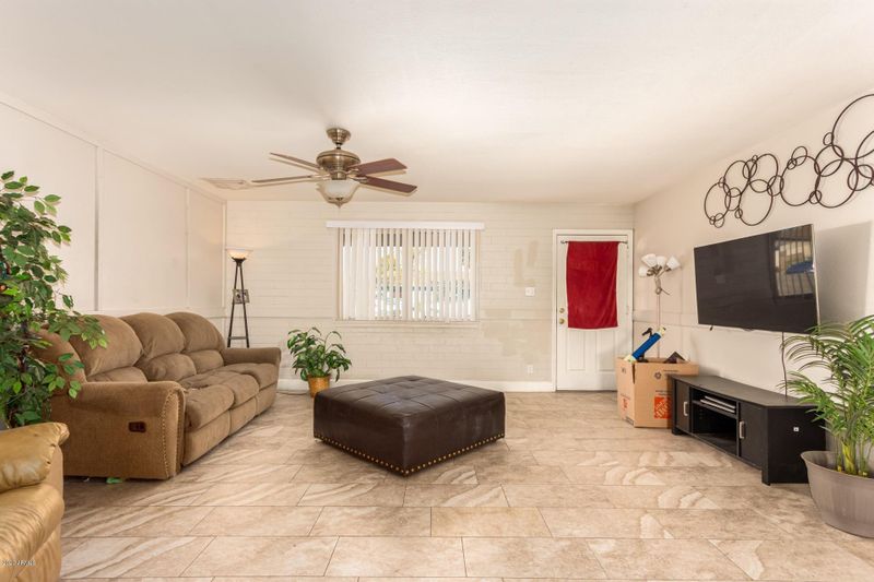 5001 W Mclellan Rd, Glendale, AZ 85301