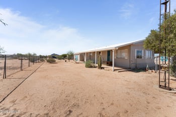 50017 Eagle View Dr, Aguila, AZ 85320