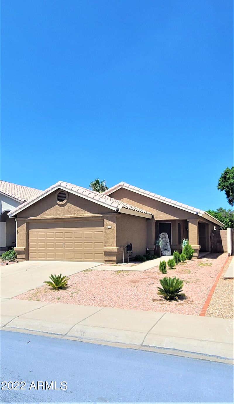 5002 W Oraibi Dr, Glendale, AZ 85308