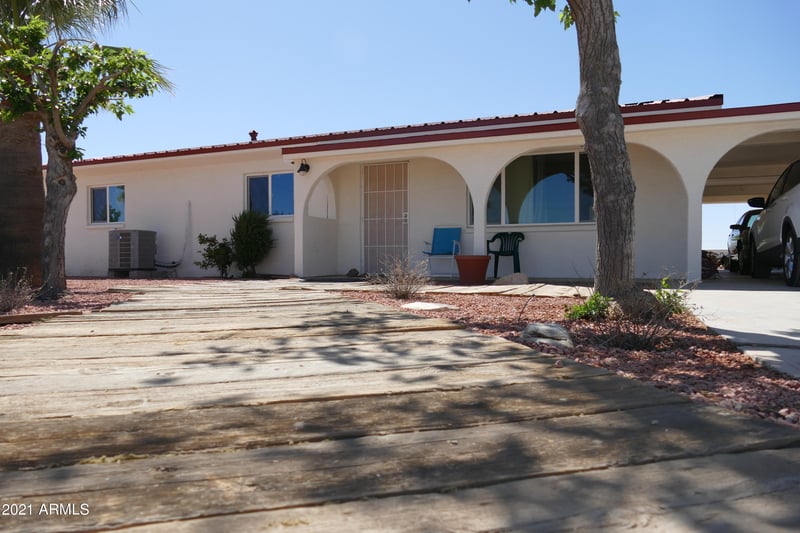 50027 N Eagle St, Aguila, AZ 85320
