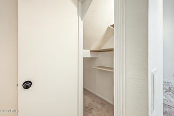 5003 W Wikieup Ln, Glendale, AZ 85308