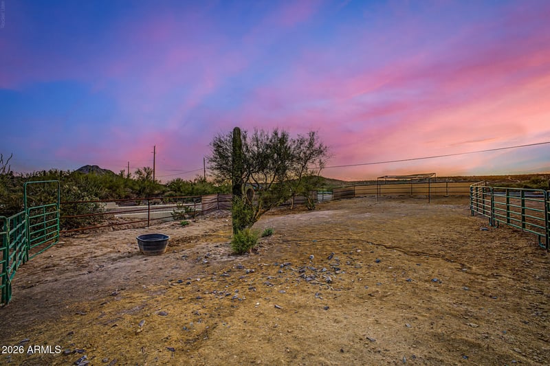 50031 N 27th Ave, New River, AZ 85087