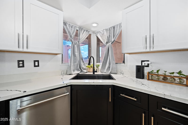 5004 Kaler Dr, Glendale, AZ 85301