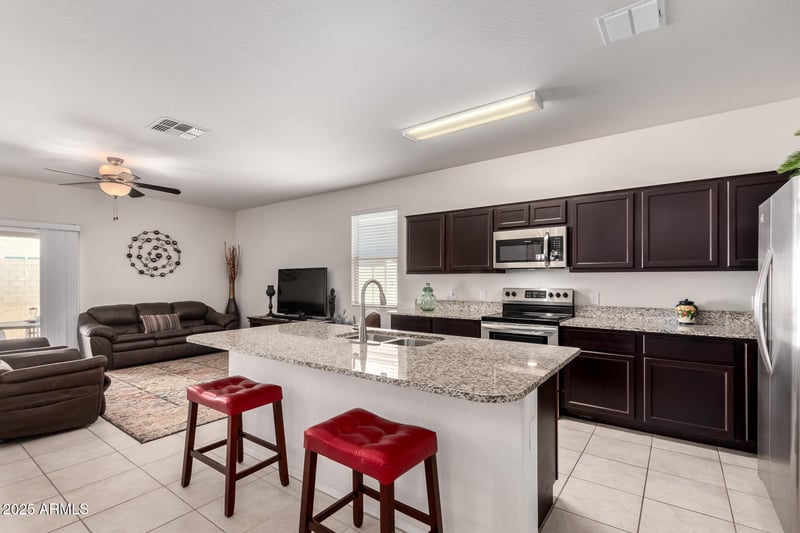 5006 Smoky Quartz Rd, San Tan Valley, AZ 85143
