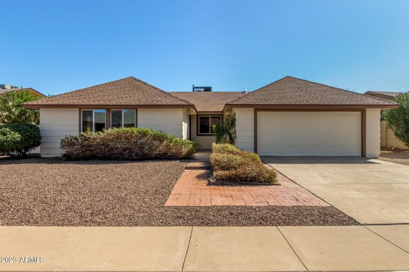 5007 E Magic Stone Dr, Phoenix, AZ 85044
