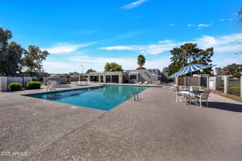 5009 New World Dr, Glendale, AZ 85302