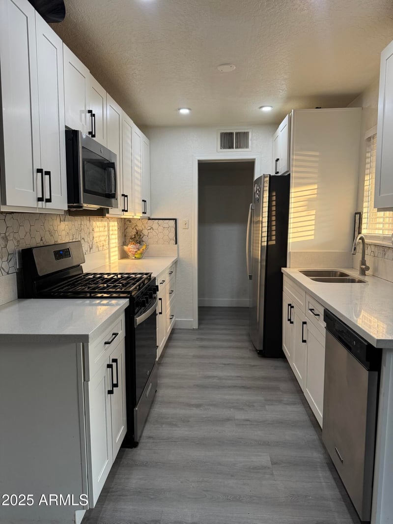 501 47th Pl, Phoenix, AZ 85008