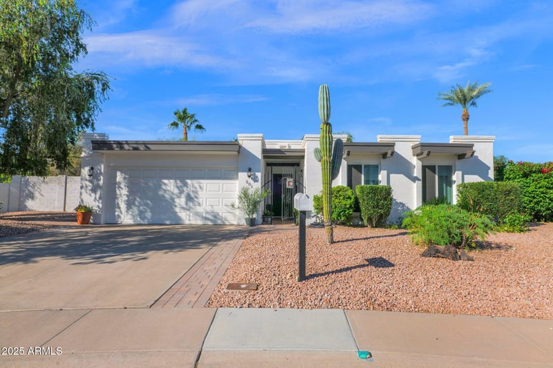 501 Calavar Rd, Phoenix, AZ 85022