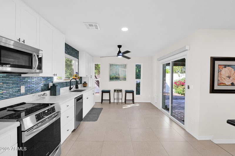 501 Calavar Rd, Phoenix, AZ 85022