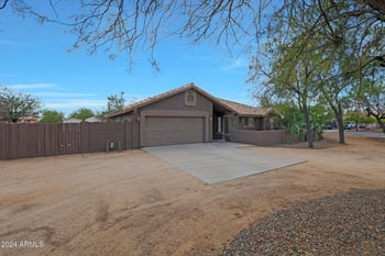 501 Desert Hills Estate Dr, Phoenix, AZ 85086