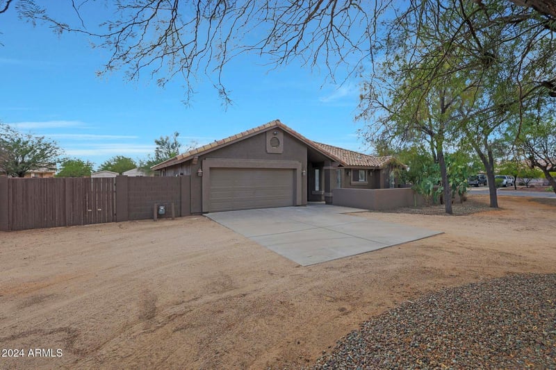 501 Desert Hills Estate Dr, Phoenix, AZ 85086