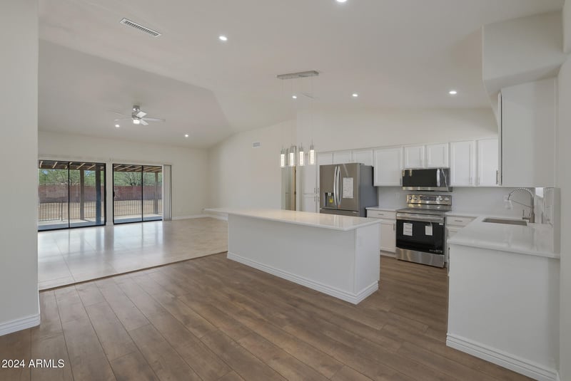 501 Desert Hills Estate Dr, Phoenix, AZ 85086