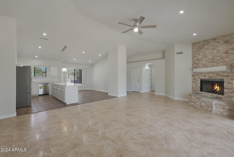 501 Desert Hills Estate Dr, Phoenix, AZ 85086