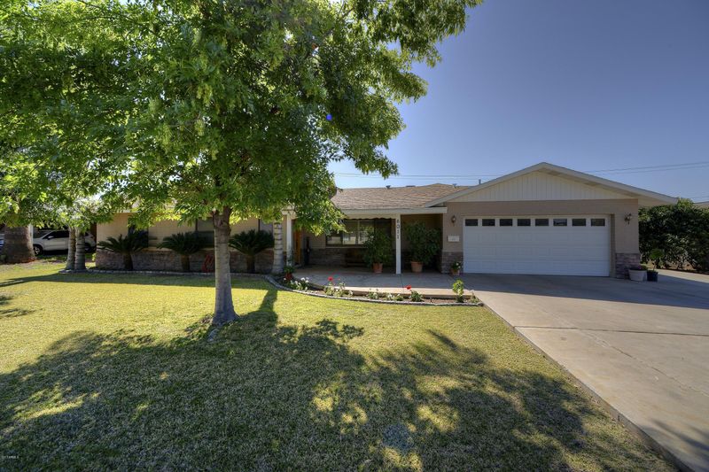 5011 E Mitchell Dr, Phoenix, AZ 85018