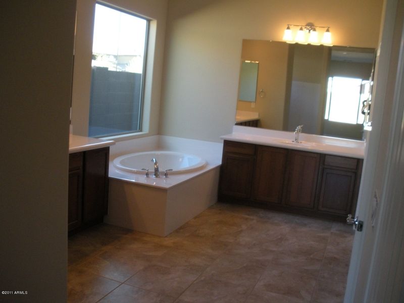 5012 W Culpepper Dr, Phoenix, AZ 85087