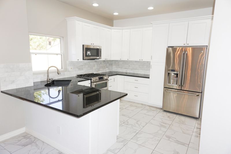 5015 E Cheyenne Dr #35, Phoenix, AZ 85044