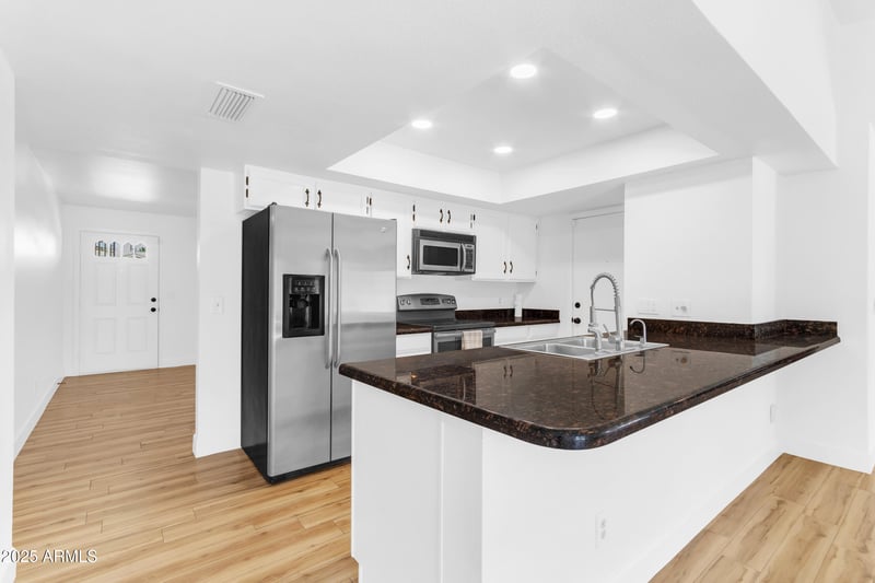 5015 Shomi St, Phoenix, AZ 85044