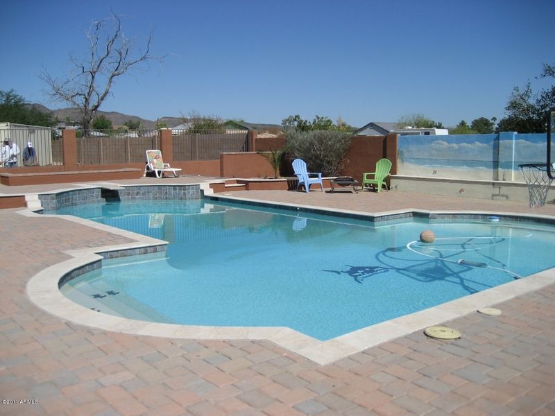 5016 W Soft Wind Dr, Glendale, AZ 85310