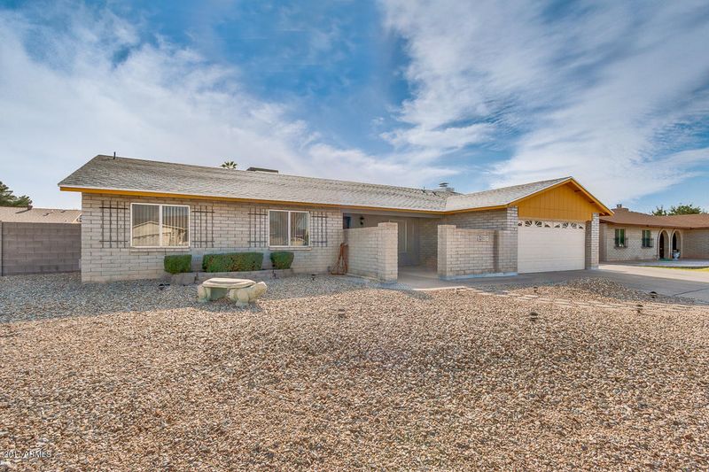 5017 W Dahlia Dr, Glendale, AZ 85304
