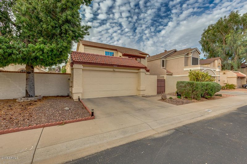 502 E Kerry Ln, Phoenix, AZ 85024