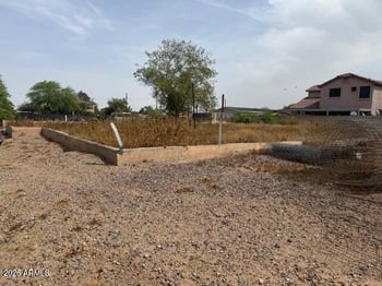 502 Roeser Rd, Phoenix, AZ 85040