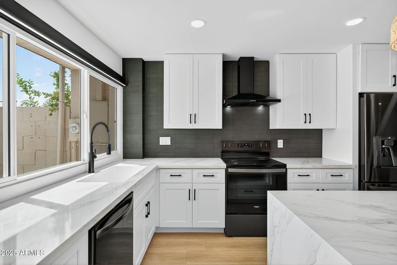 5020 83rd St, Scottsdale, AZ 85250